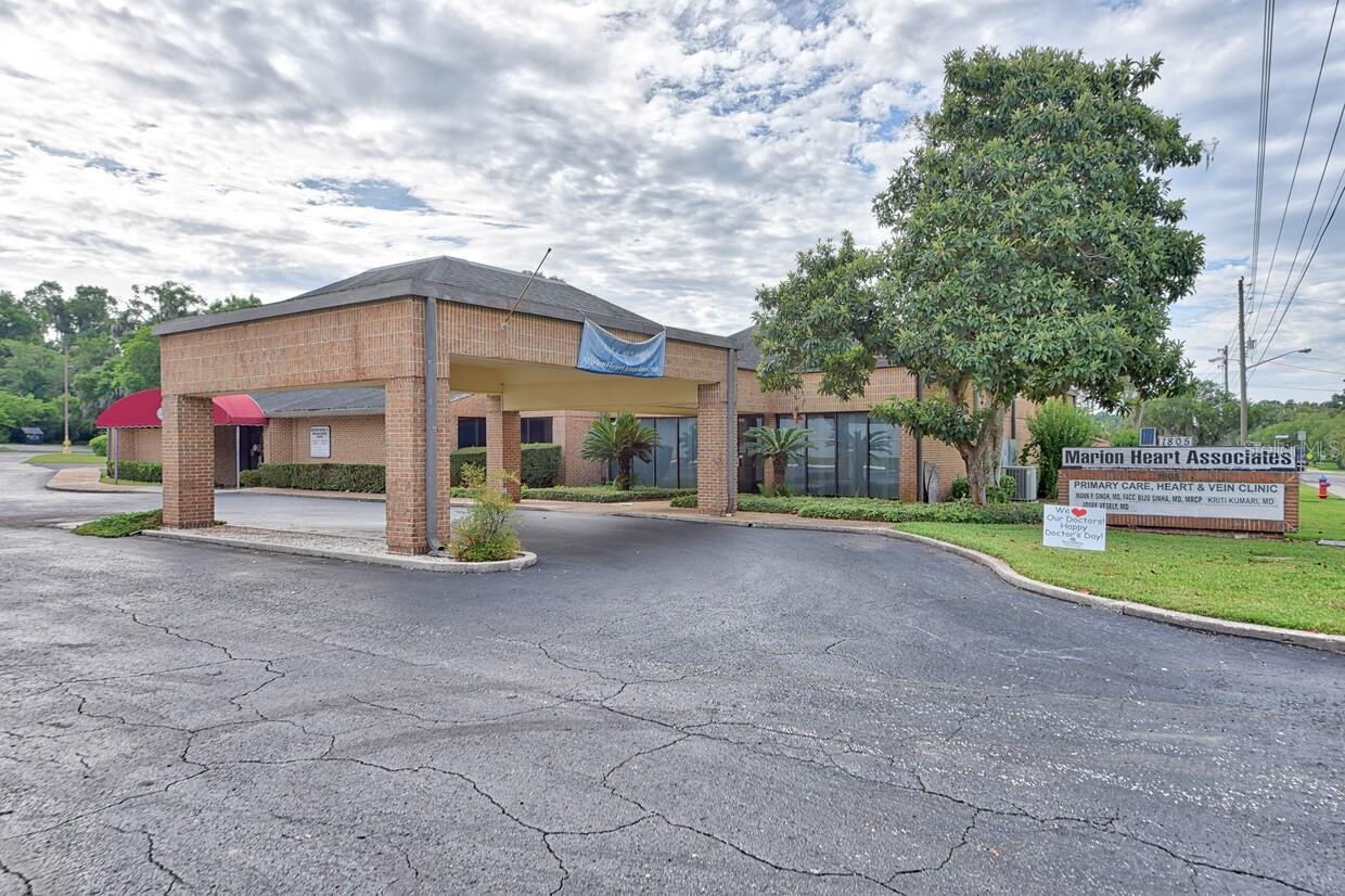 1805 SE LAKE WEIR AVENUE 3