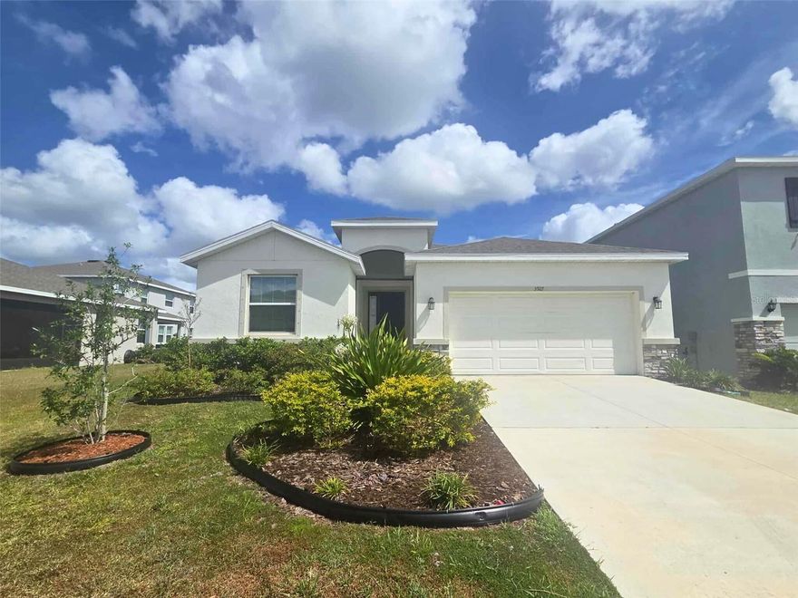 Gorgeous Lantana model, 4 beds 2.5 baths and 2 car garage, one owner home. This home was purchased October 2022. Beautiful open layout with large back screened porch, located next to the community pool. With there only being one house between you and the pool & open air cabana, it is almost like having your own pool! This is a gated community on the Braden River and the home has stunning private views of nature with the Braden River in the distance. Master has Garden tub and separate shower, his and hers sinks. Fabulous kitchen with large island and plenty of counter space. Make an appointment to see this great rental today!