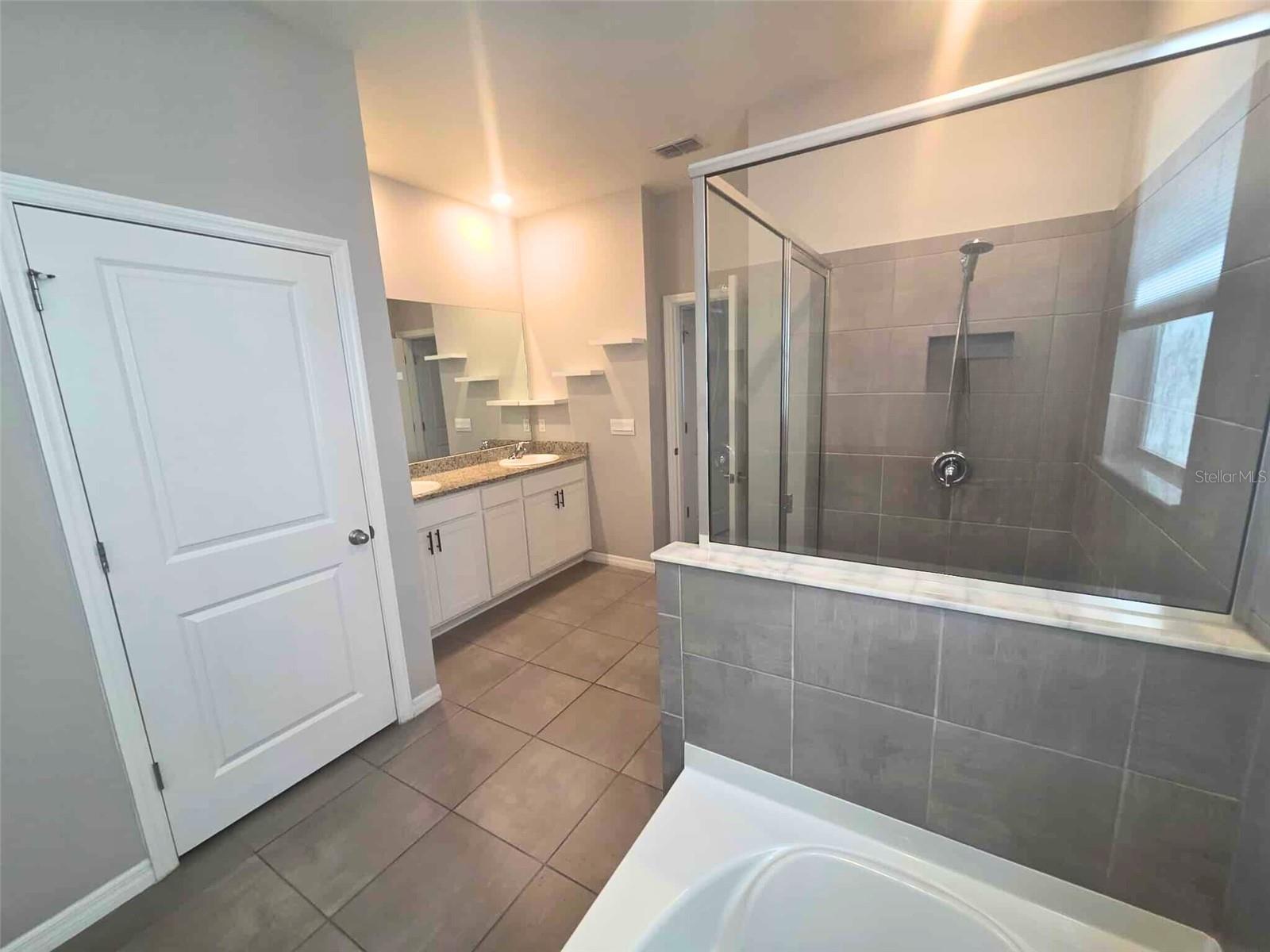EVERGREEN ESTATES - Residential Lease