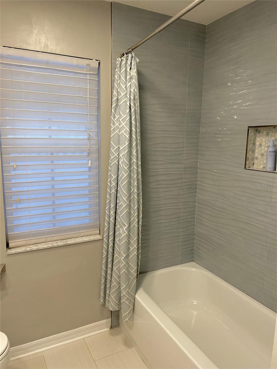 PIPERS MEADOW - Residential