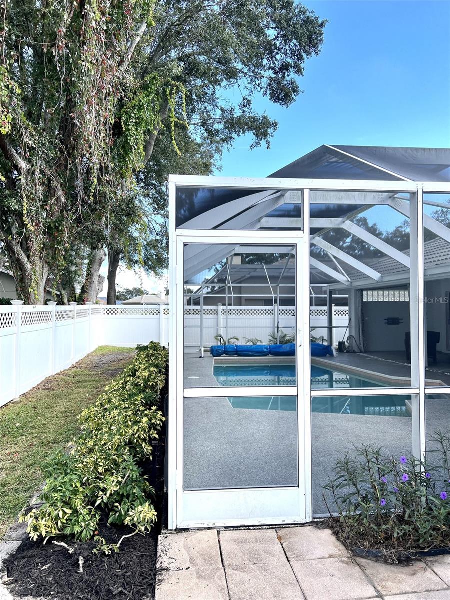 PIPERS MEADOW - Residential