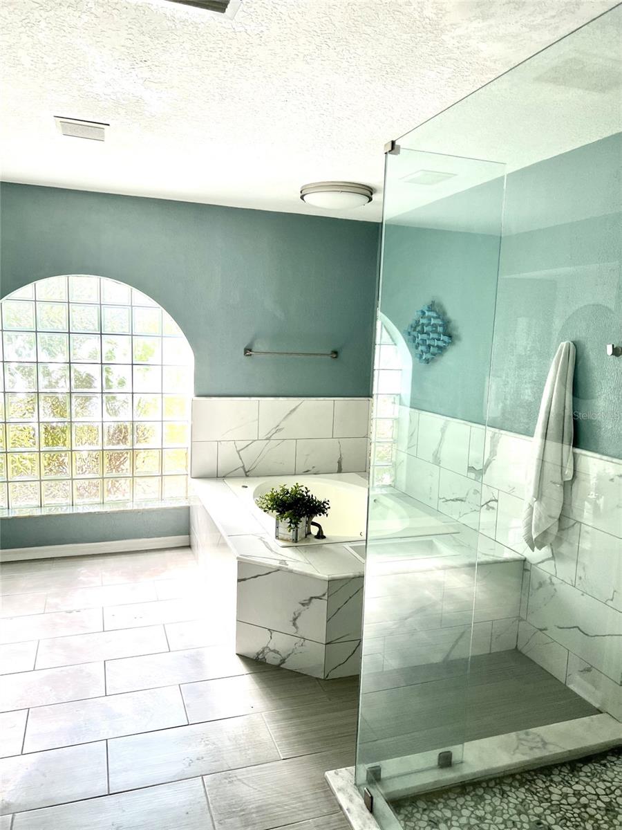 PIPERS MEADOW - Residential