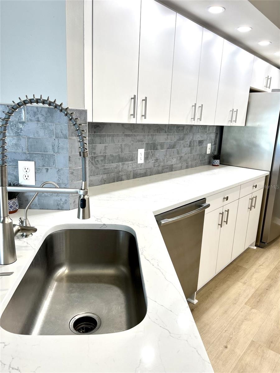 PIPERS MEADOW - Residential