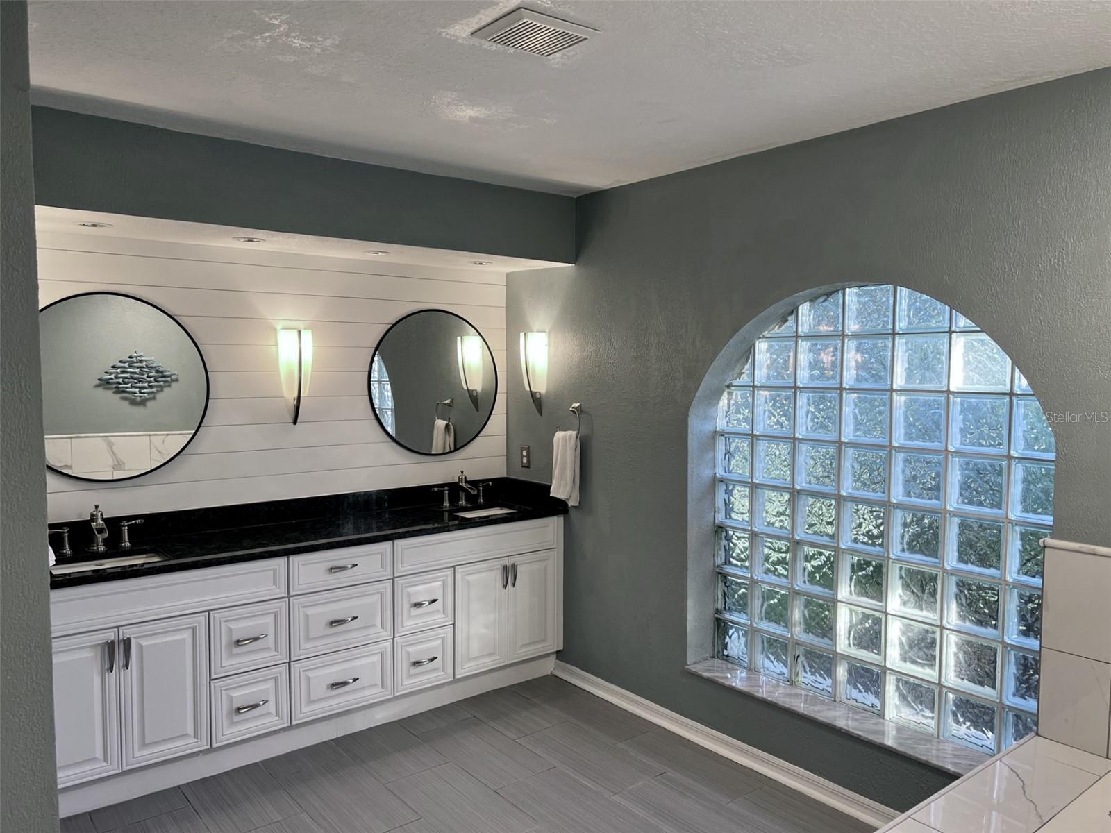 PIPERS MEADOW - Residential