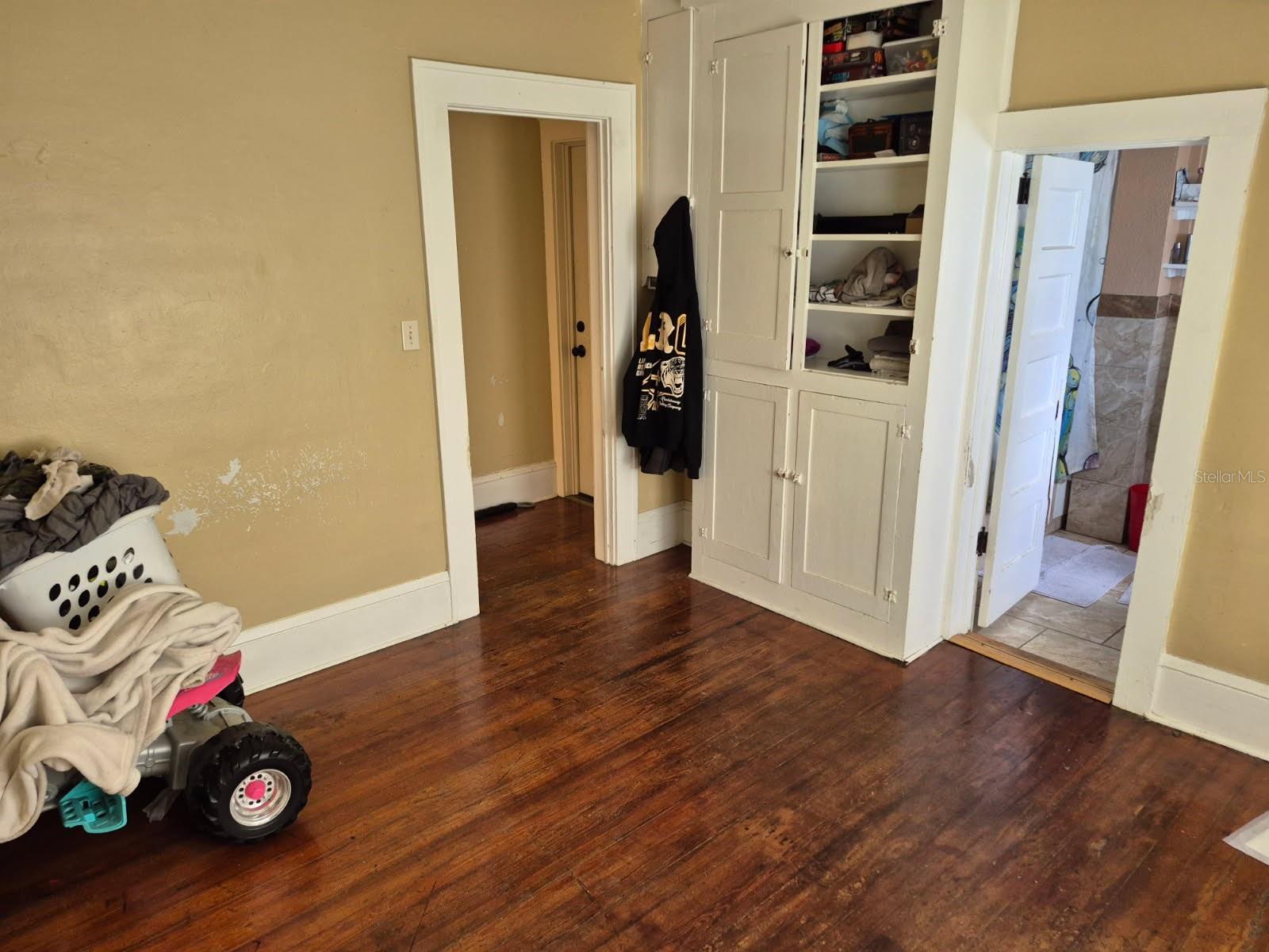 ROGERS & TAYLOR - Residential