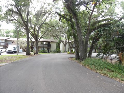 A home in LAKELAND