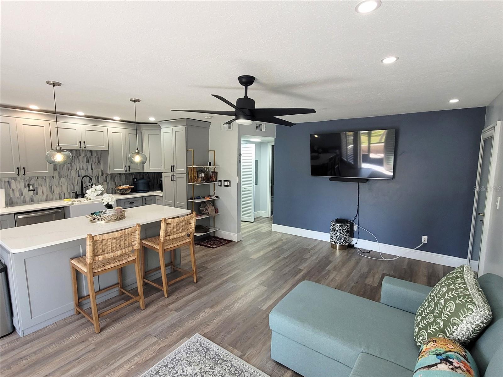 SANDAL COVE CONDO - Residential