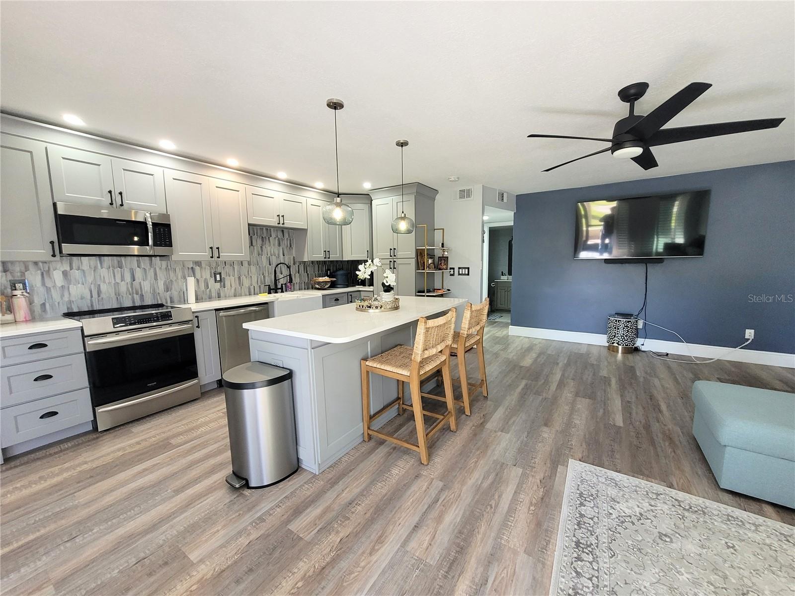 SANDAL COVE CONDO - Residential