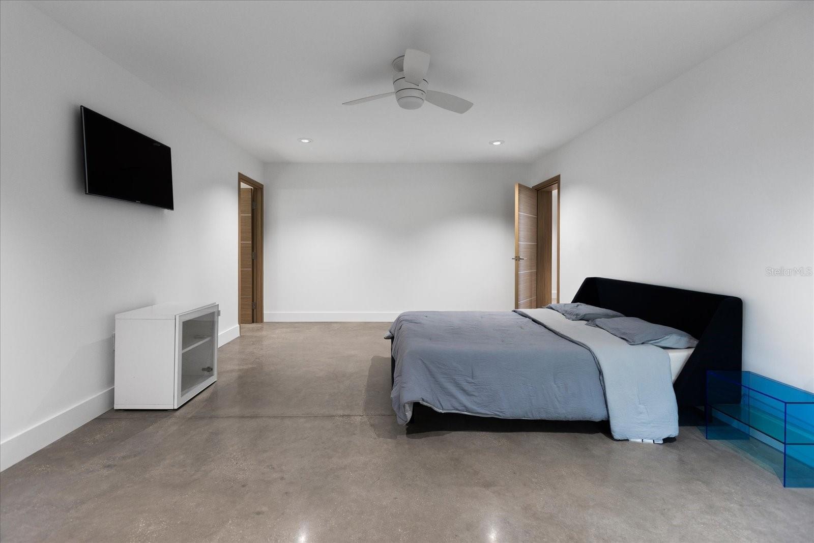 GOLDENROD/PERSHING - Residential