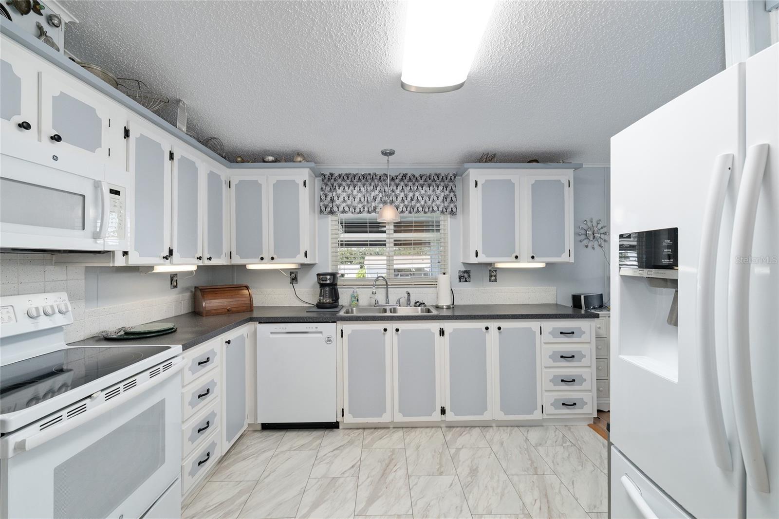 HILLTOP ESTATES - Residential