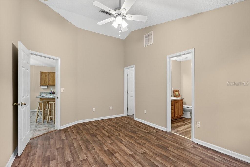 SUNNYSIDE PARK - Residential