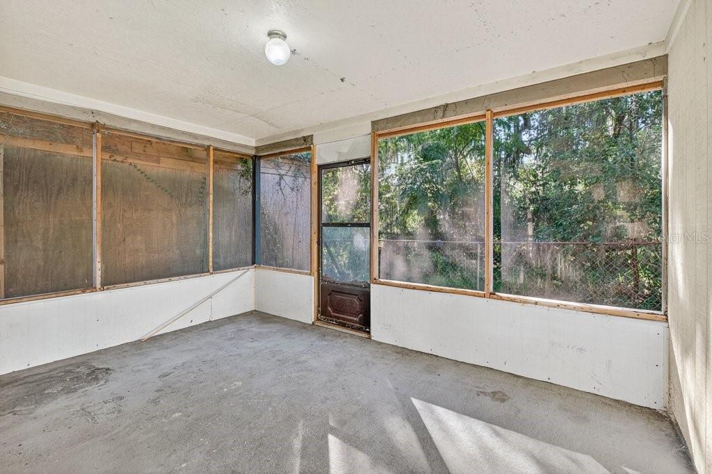 SUNNYSIDE PARK - Residential