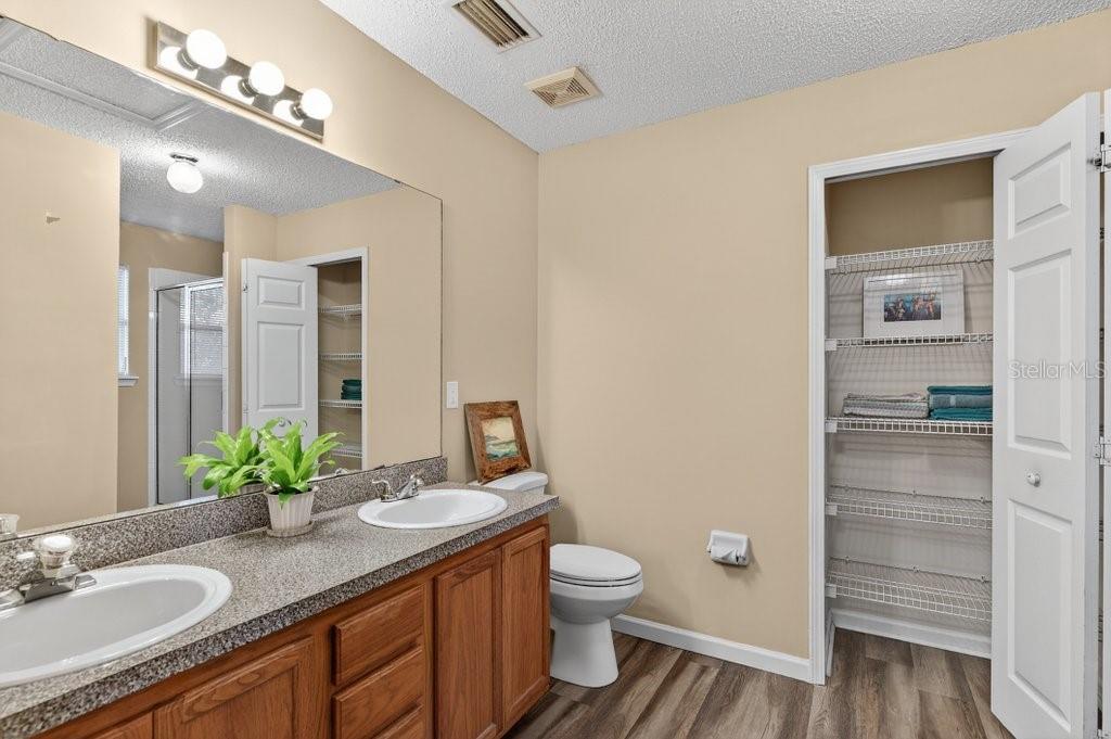 SUNNYSIDE PARK - Residential