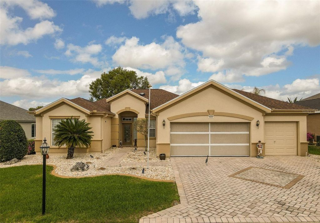 Photo of 9435 SE 124th Place, Summerfield, FL 34491 (MLS # OM720815)