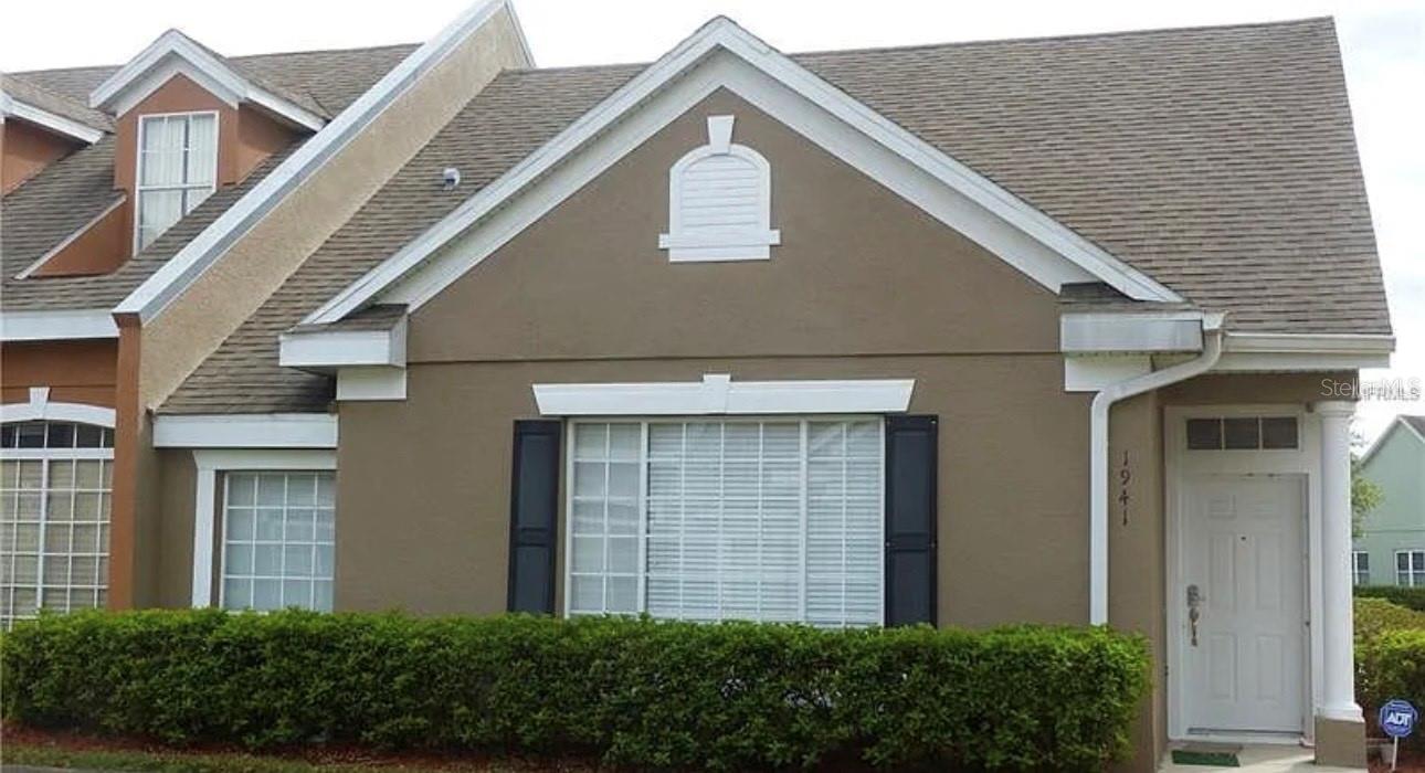WELCOME!!! GREAT LOCATION!!! This comfortable Townhouse is just minutes from the Orlando International Airport, Lake Nona Medical City, VA Hospital, Universities and many attractions for your enjoyment. CALL NOW!!
