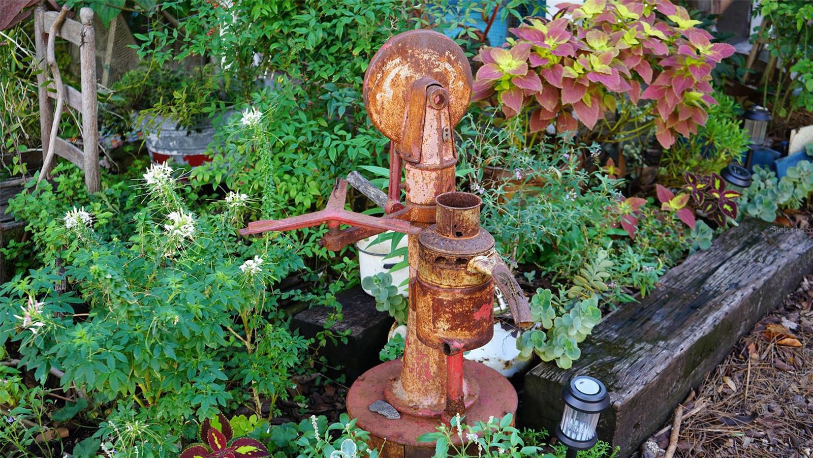 BURNS COURT ENCLAVE - Residential