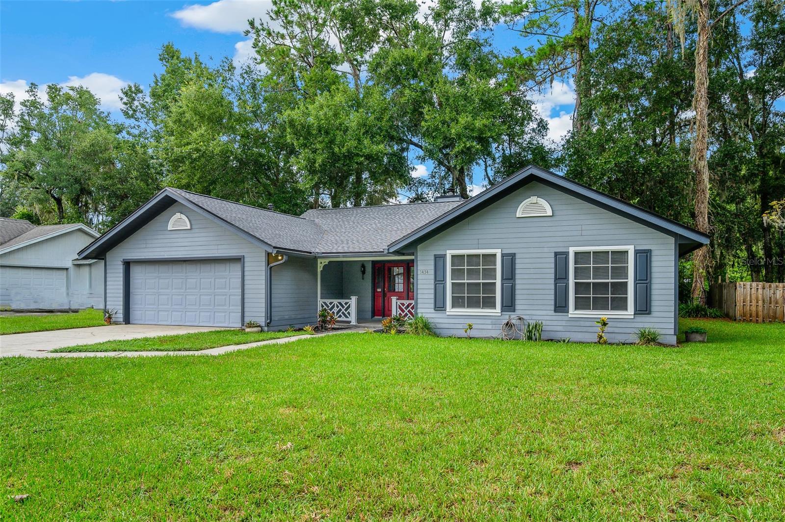 New Roof (July 2025), No HOA's looking for a new home owner. Great 3 bedroom 2 bath home located in the Millhopper area of Gainesville. Close to restaurants, shopping and Devil's Millhopper.