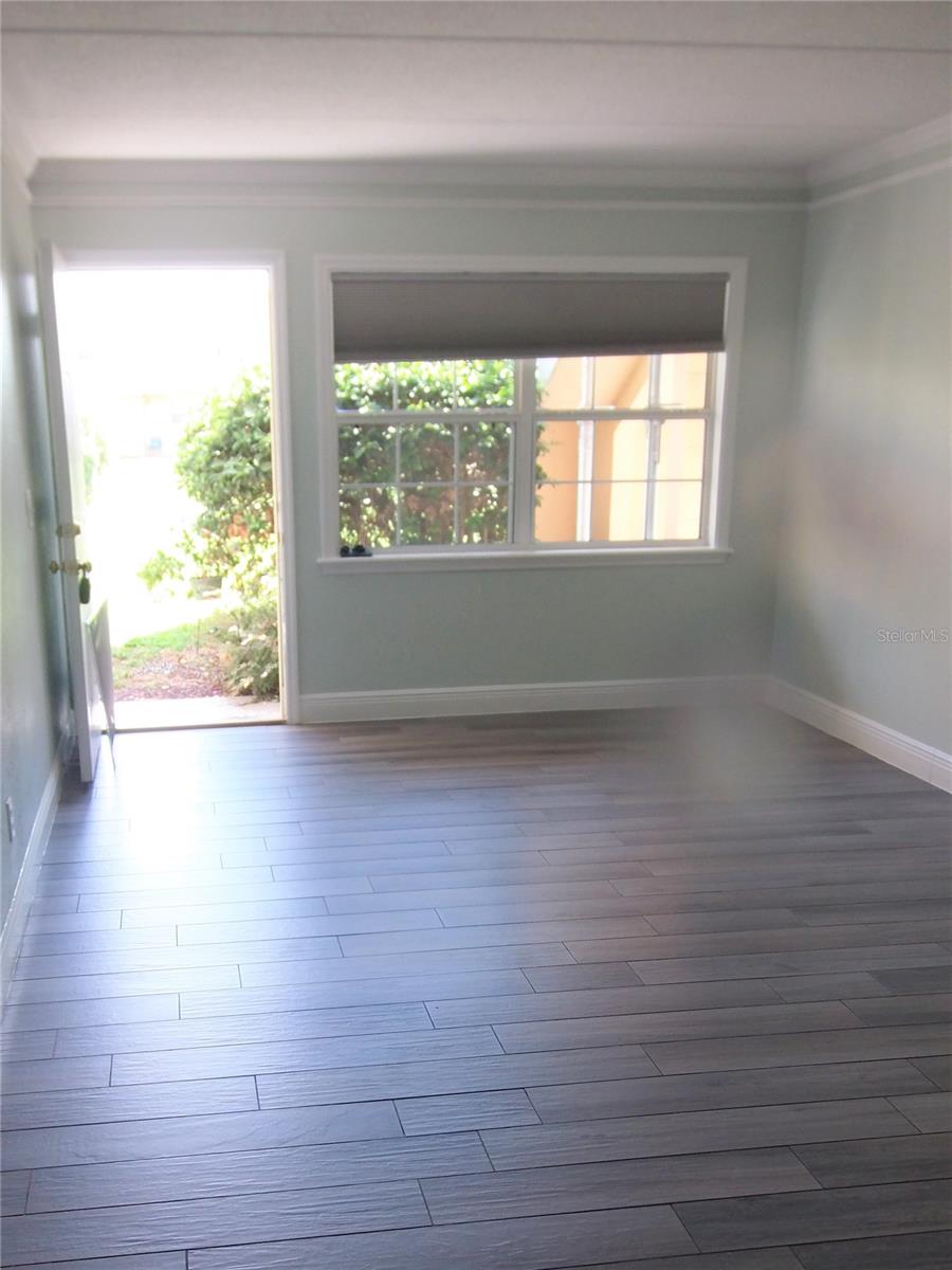 MT DORA COMMONS - Residential Lease