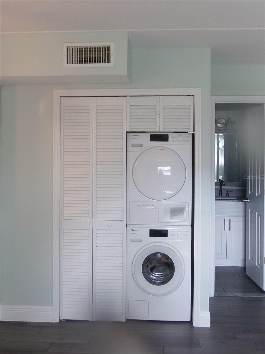 MT DORA COMMONS - Residential Lease