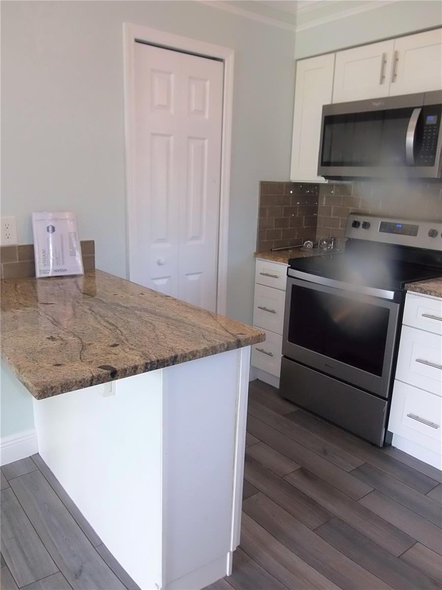 MT DORA COMMONS - Residential Lease