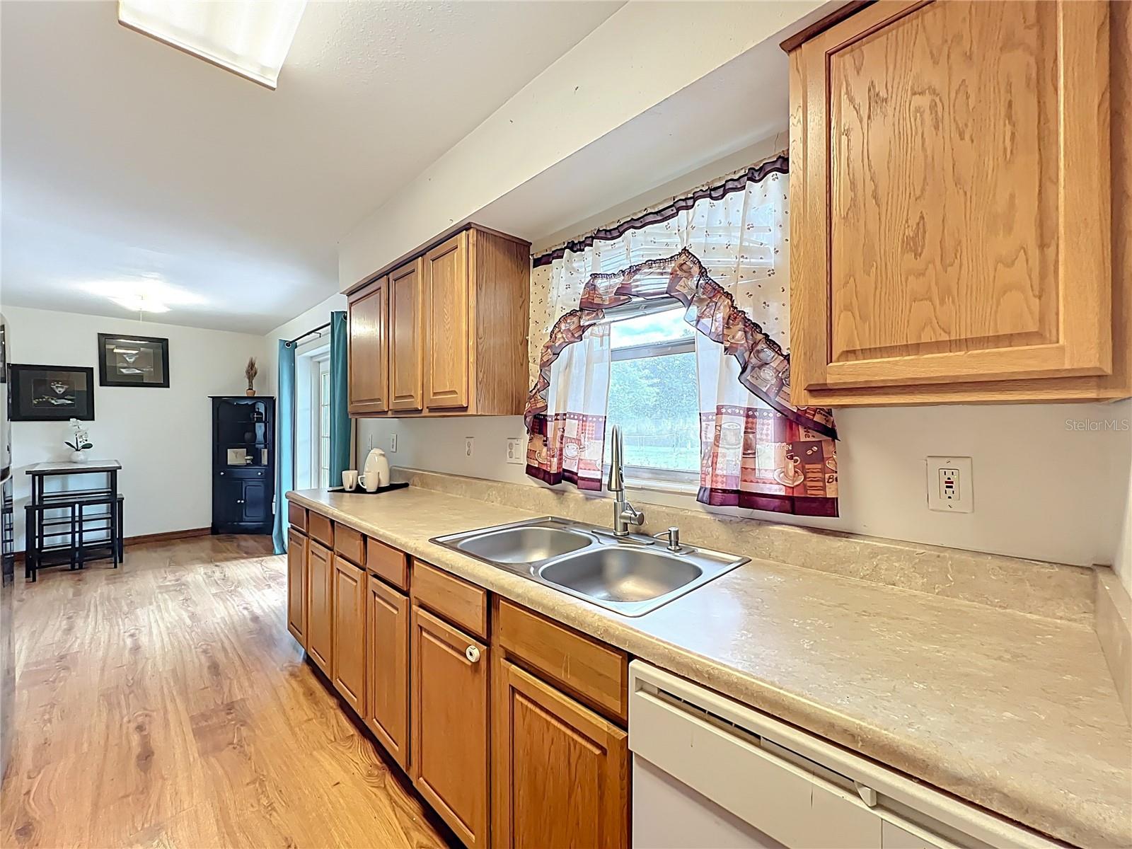 ACADEMY MANOR UNIT 02 - Residential