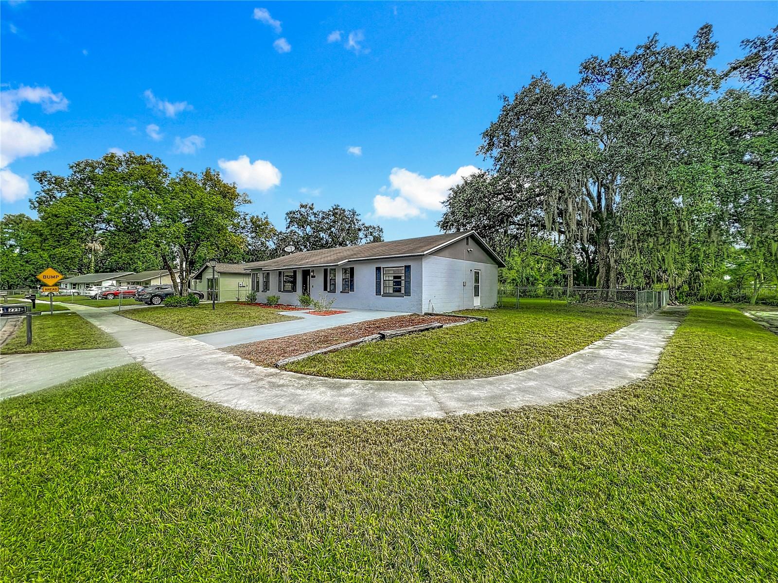 ACADEMY MANOR UNIT 02 - Residential