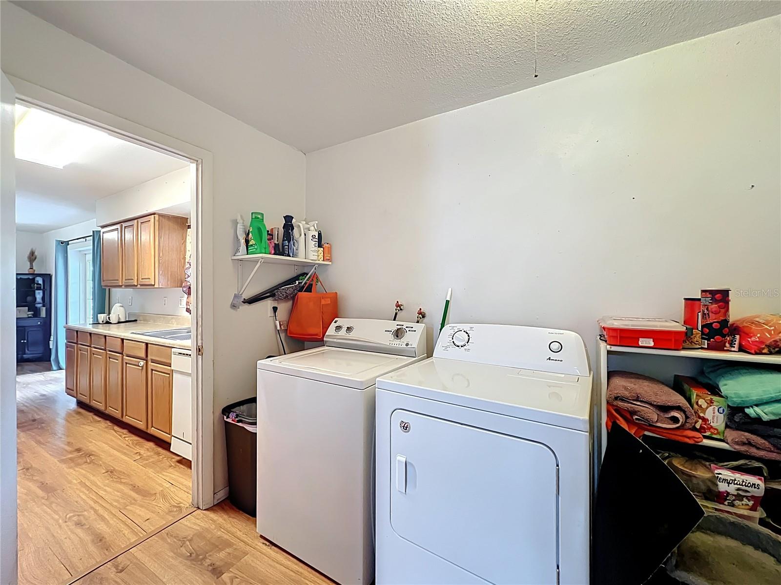 ACADEMY MANOR UNIT 02 - Residential