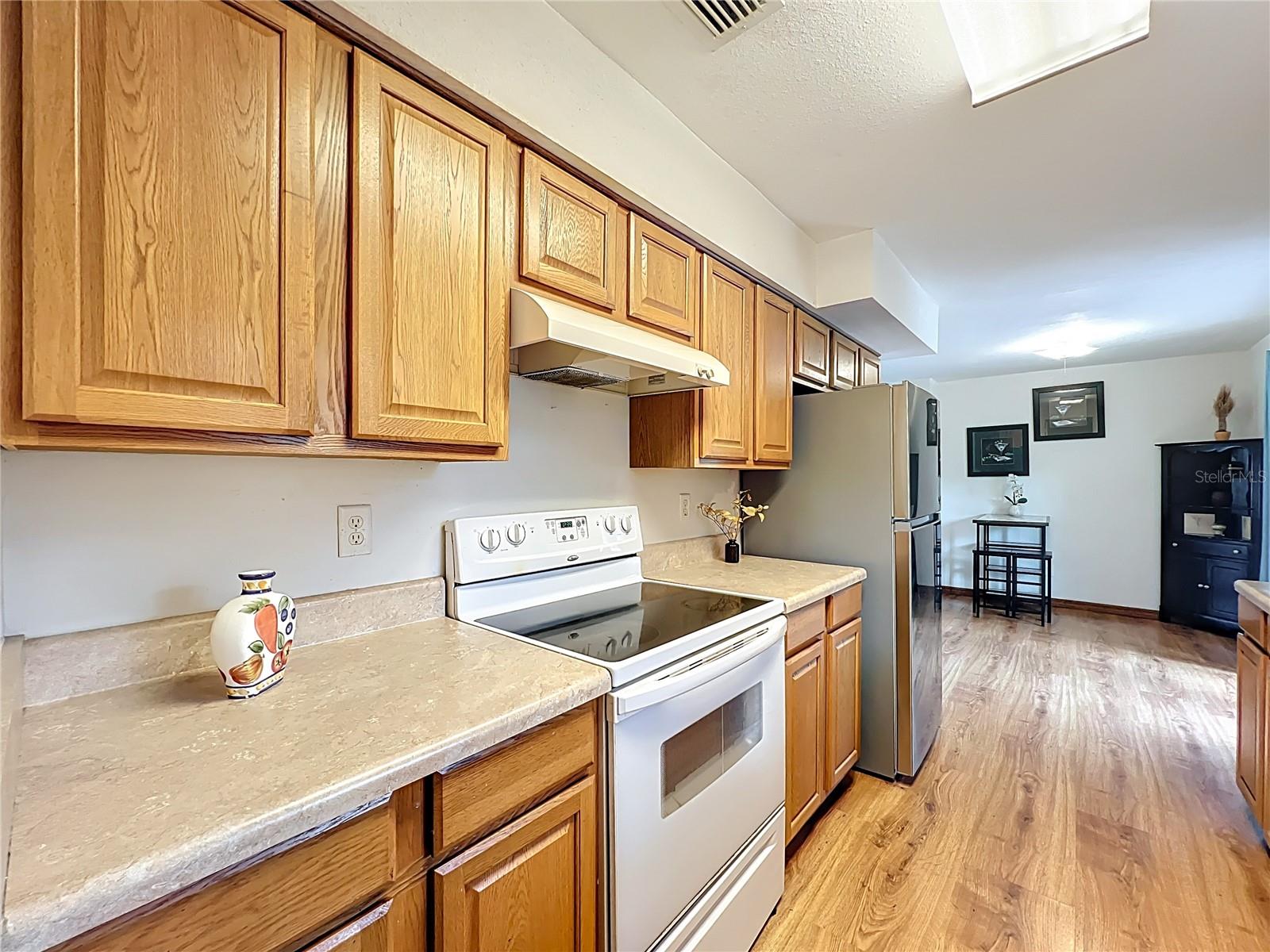 ACADEMY MANOR UNIT 02 - Residential