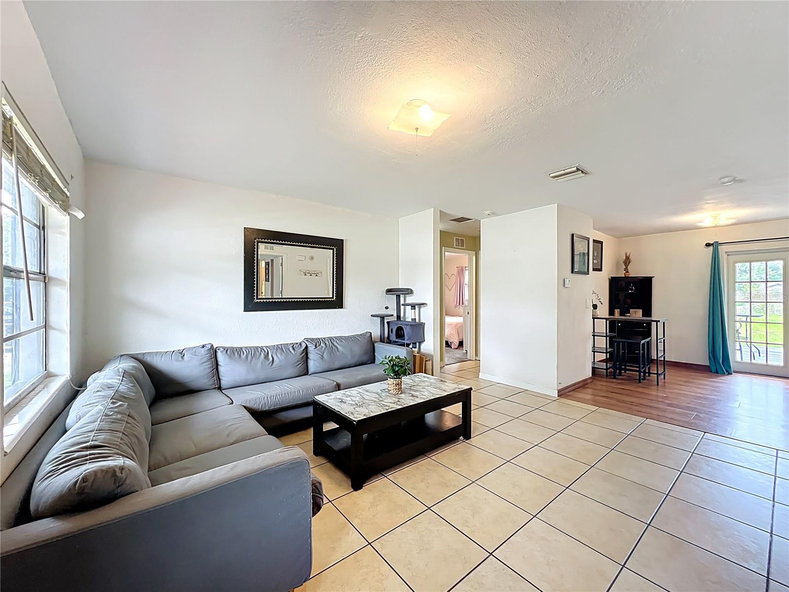 ACADEMY MANOR UNIT 02 - Residential