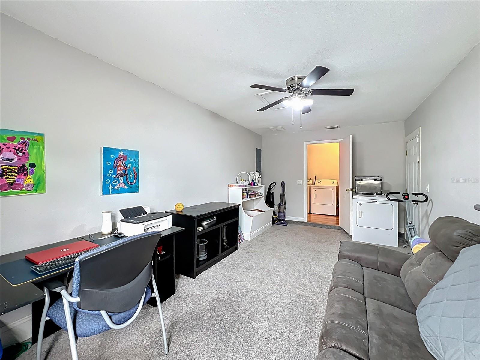 ACADEMY MANOR UNIT 02 - Residential