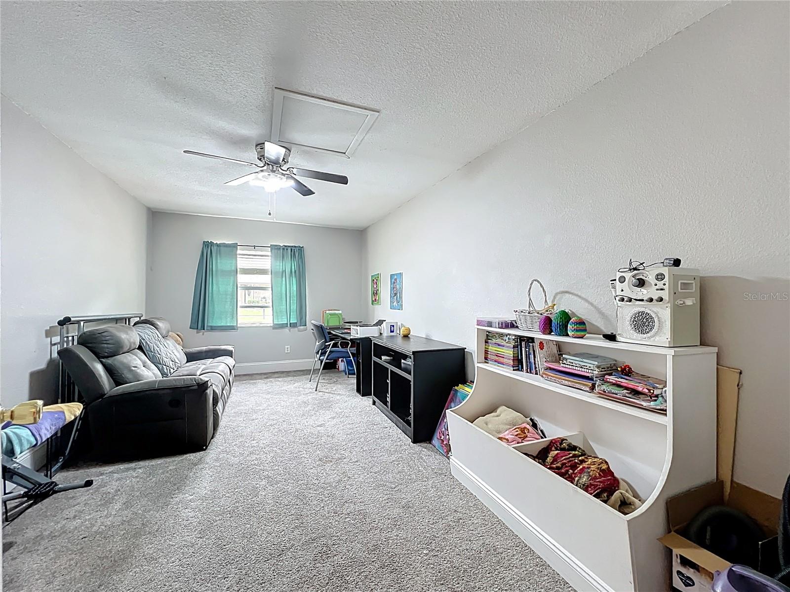 ACADEMY MANOR UNIT 02 - Residential