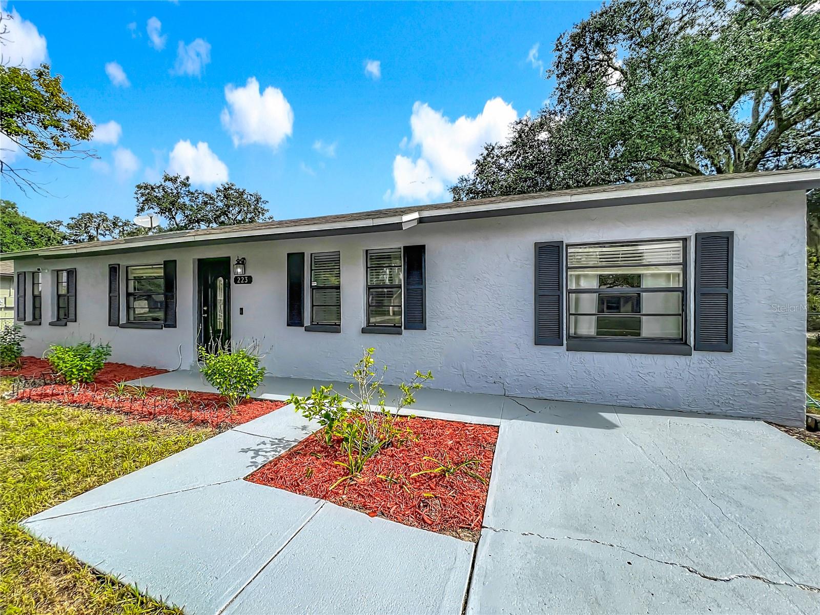 ACADEMY MANOR UNIT 02 - Residential