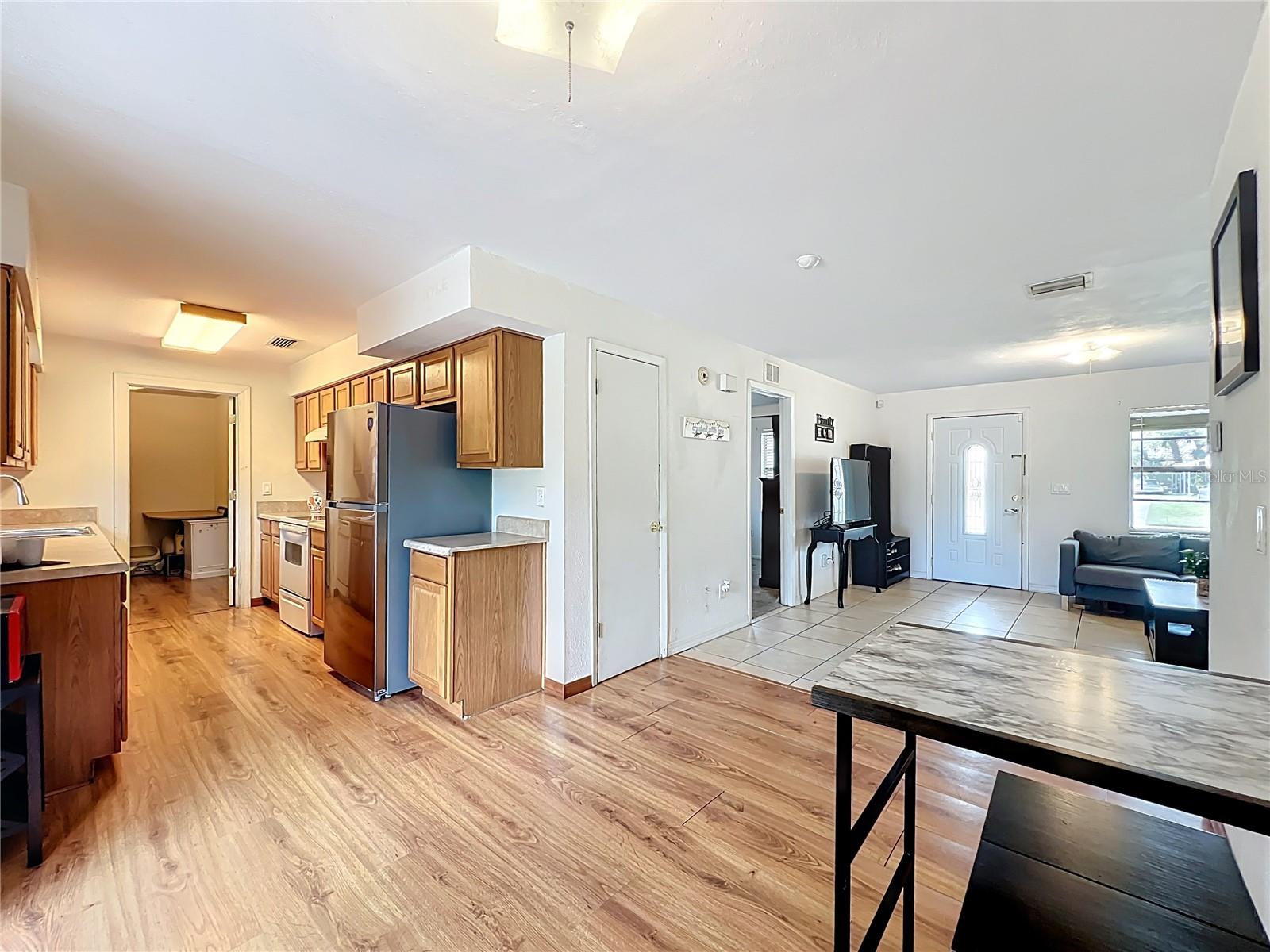 ACADEMY MANOR UNIT 02 - Residential