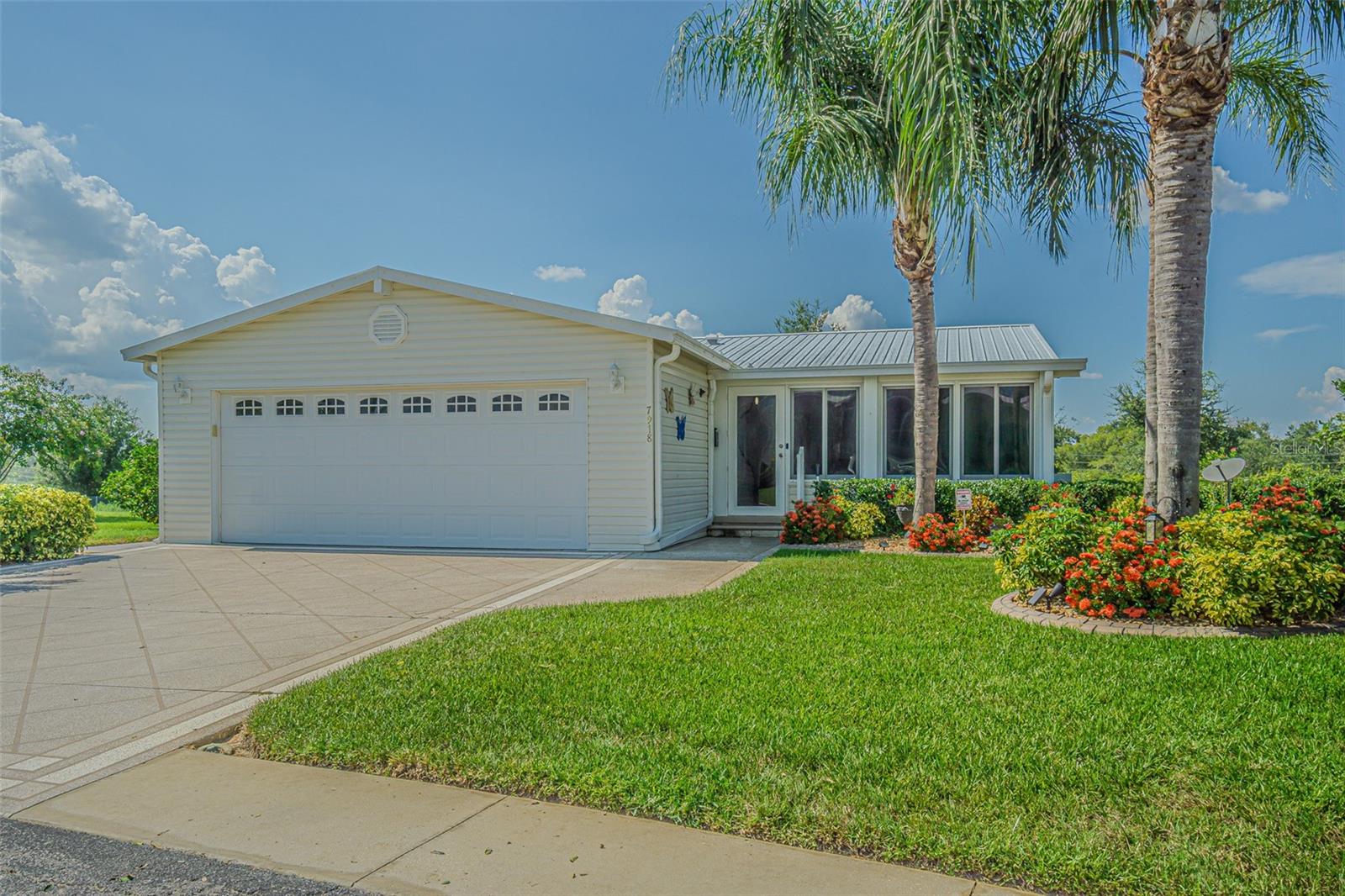 GRAND HORIZONS - Residential