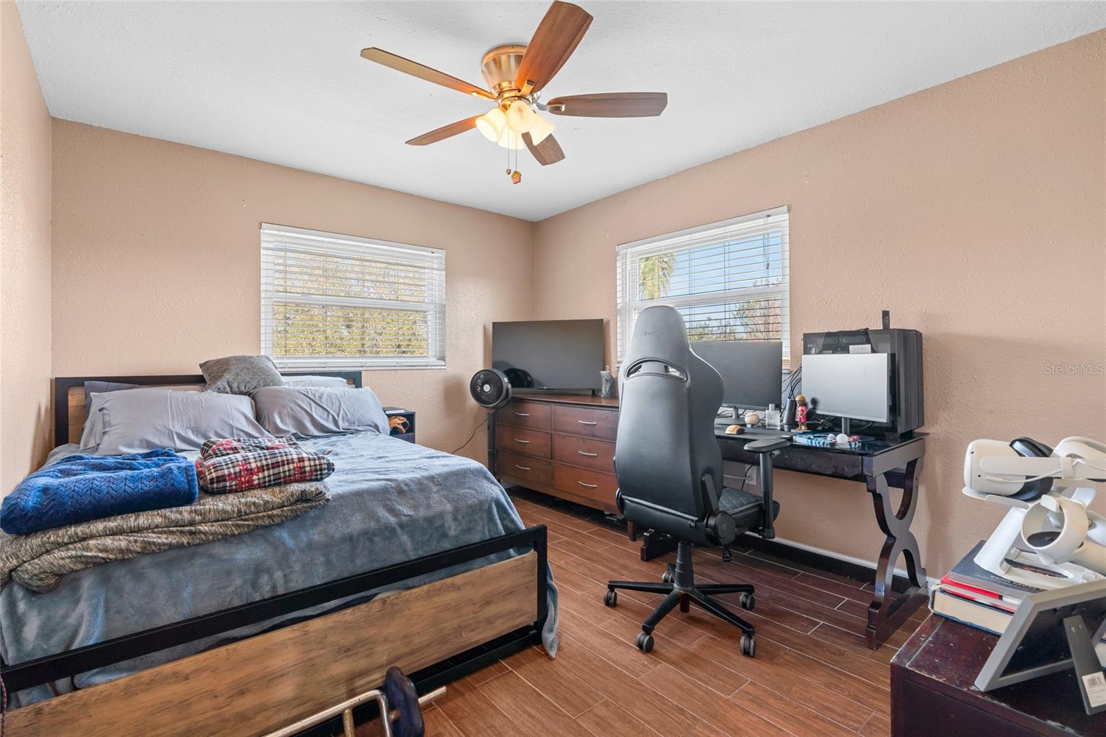 IMPERIAL PARK CONDO - Residential