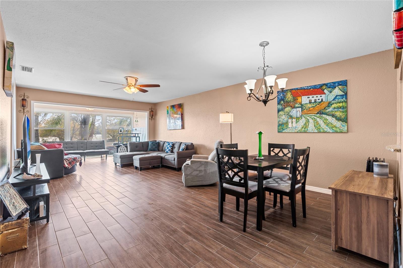 IMPERIAL PARK CONDO - Residential