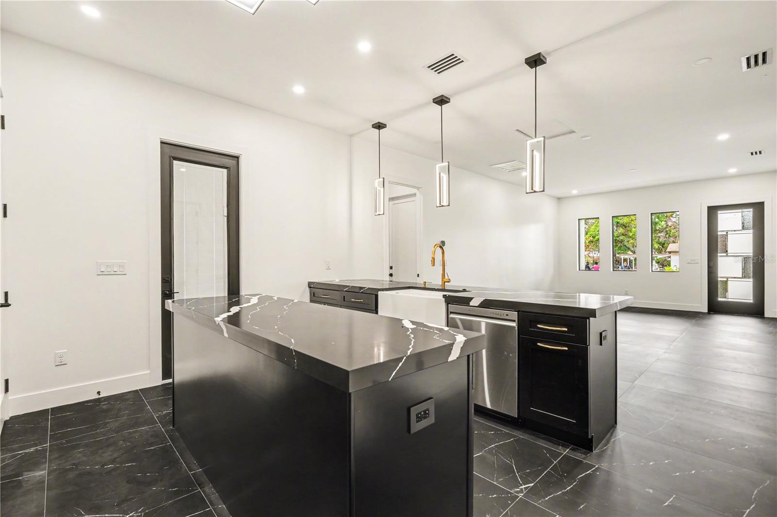 SEFFNER HEIGHTS - Residential