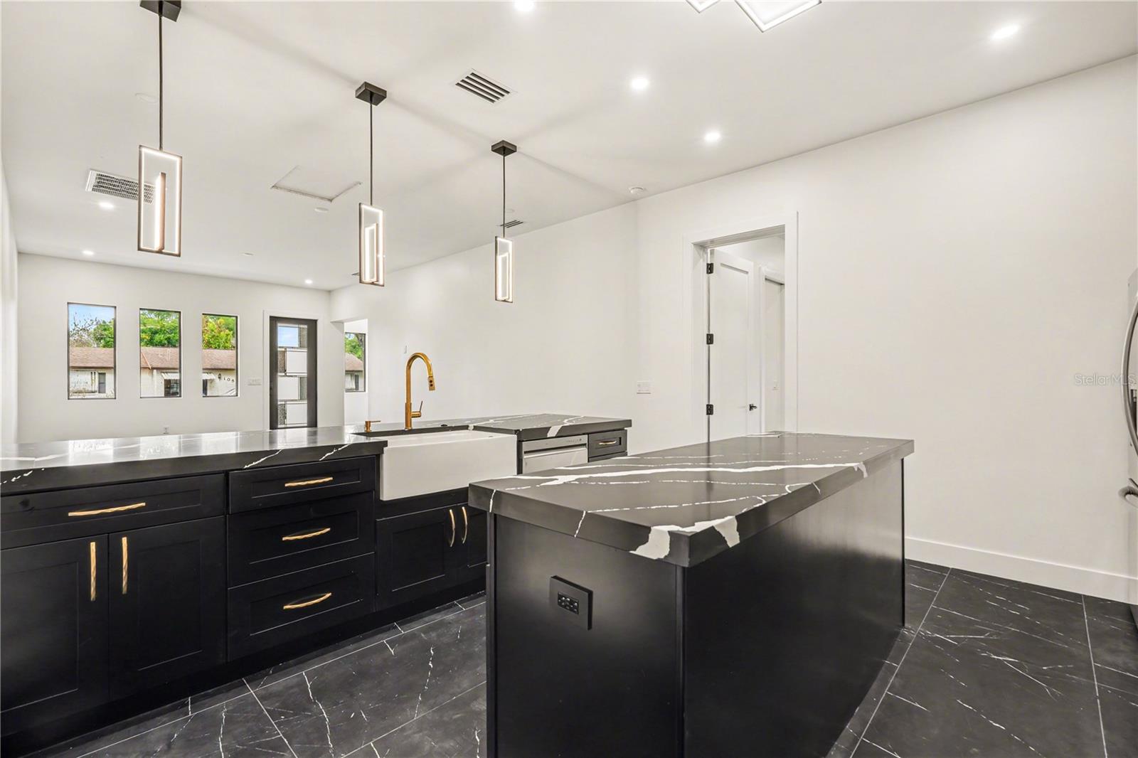 SEFFNER HEIGHTS - Residential