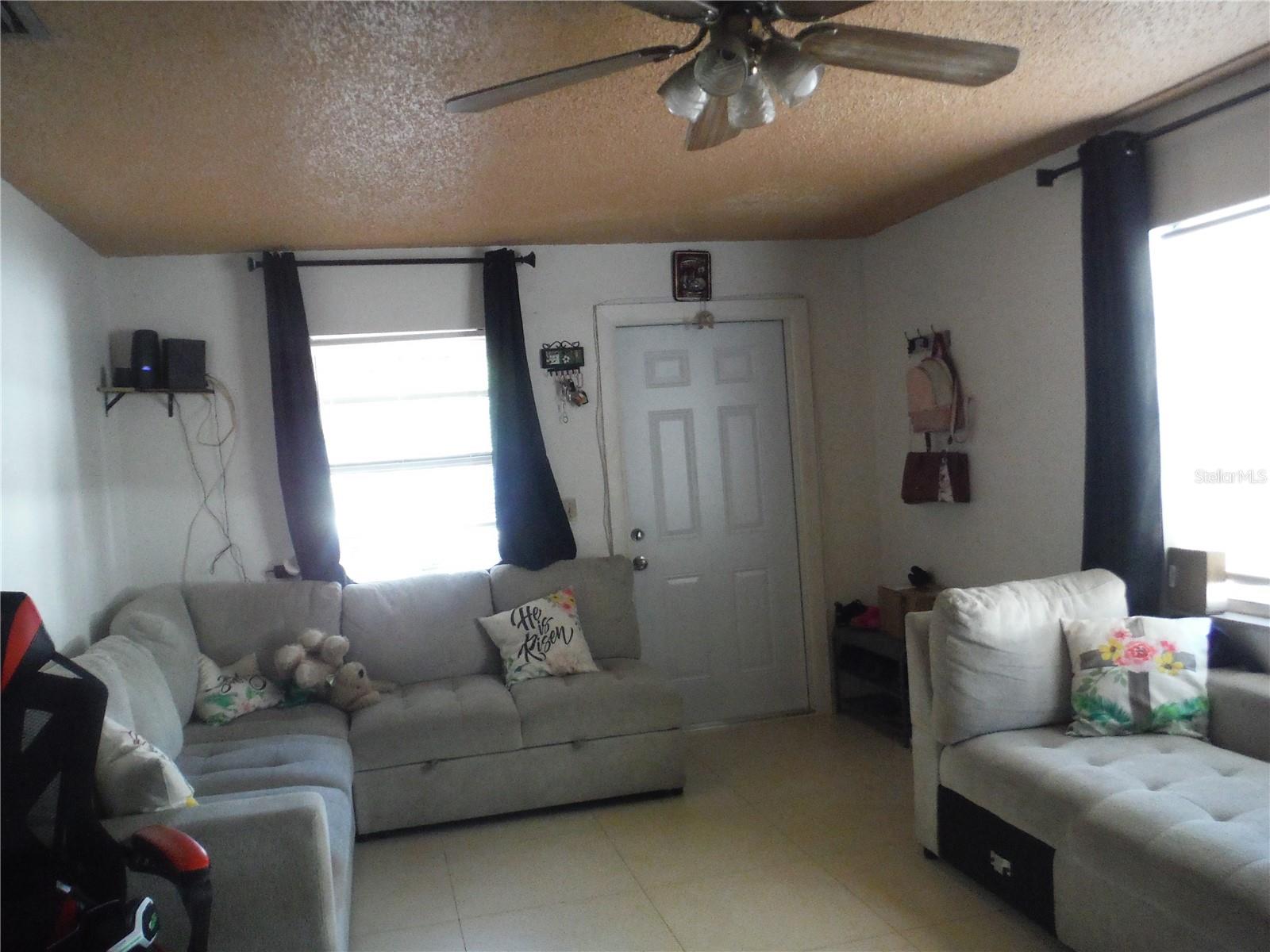 LAKE PALMS SEC 3 - Residential Income