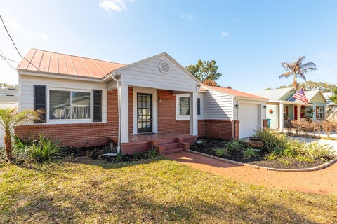 Photo of 220 E Grant Street, Orlando, FL 32806 (MLS # O6383573)