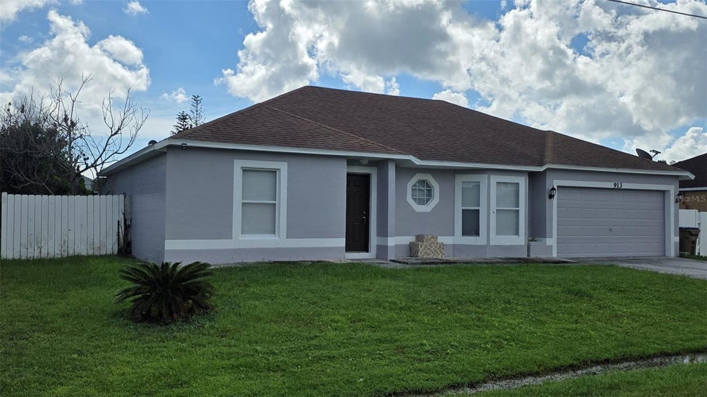 Photo of 913 Cambridge Court, Kissimmee, FL 34758 (MLS # S5157841)