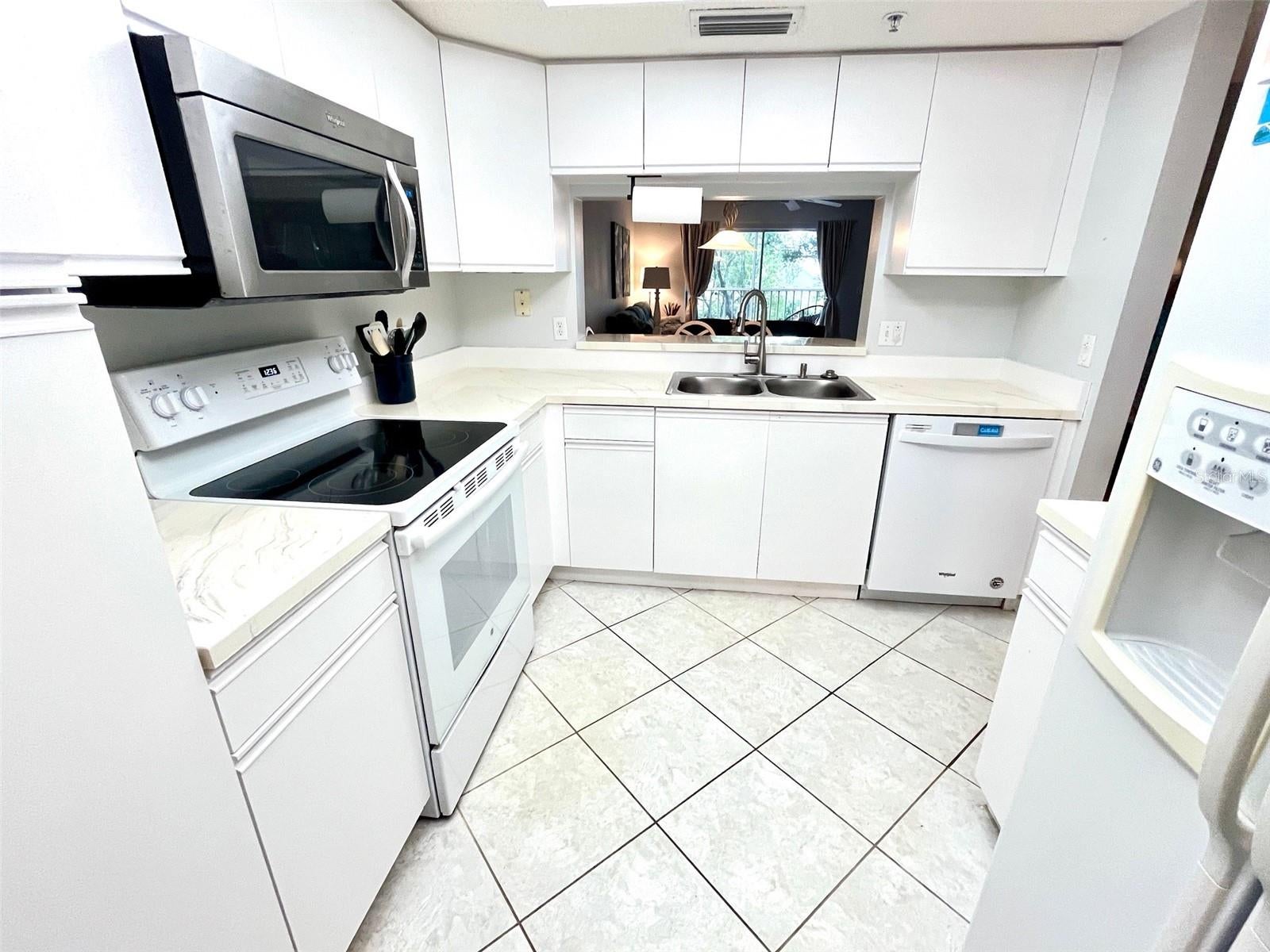 6507 STONE RIVER ROAD 210, BRADENTON, FL, 34203 3 6507 STONE RIVER ROAD 210