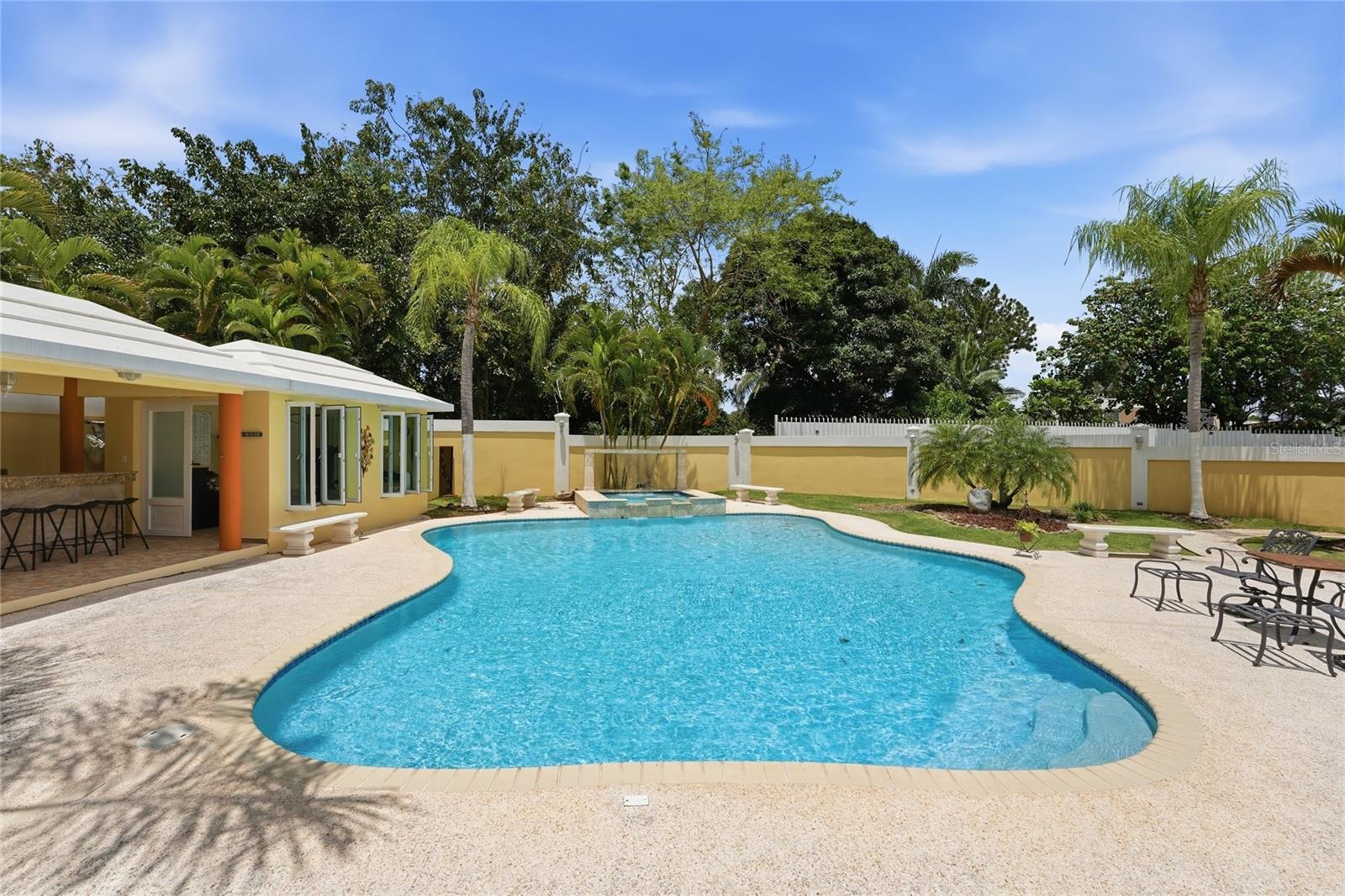 LAS FLORES DE MONTEHIEDRA - Residential