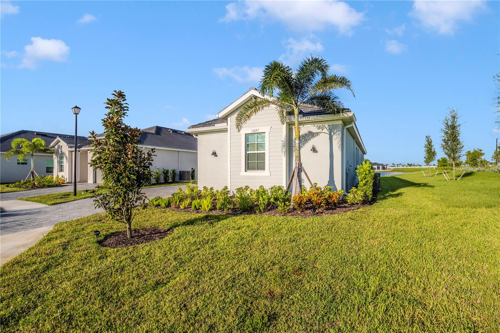 WELLEN PARK GOLF & COUNTRY CLUB - Residential Lease