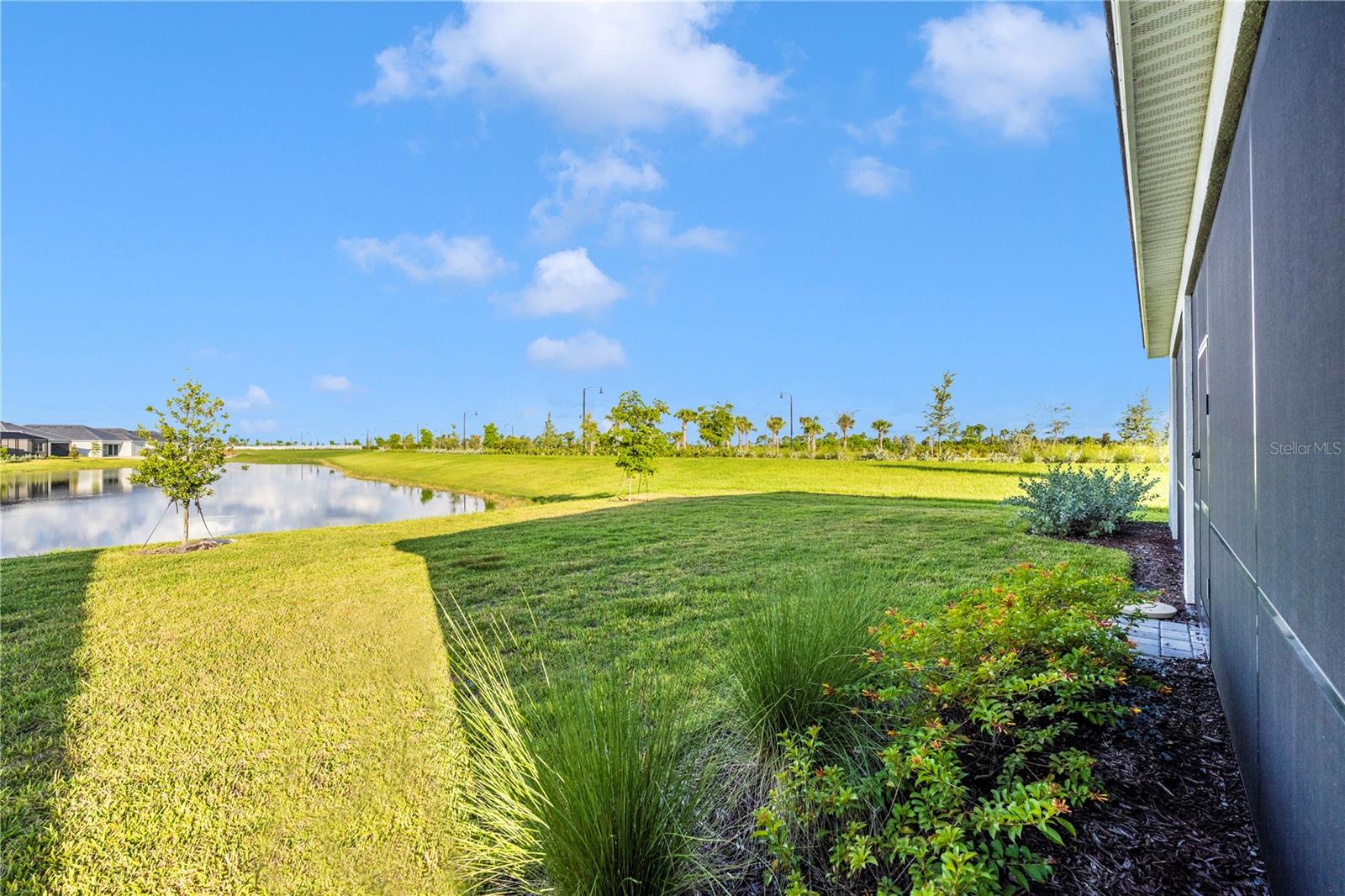 WELLEN PARK GOLF & COUNTRY CLUB - Residential Lease