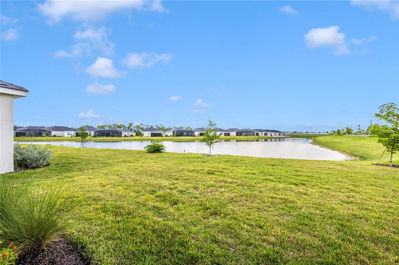 WELLEN PARK GOLF & COUNTRY CLUB - Residential Lease