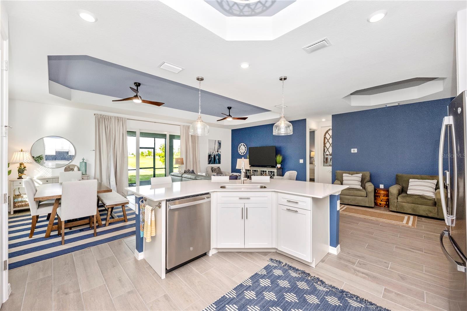 WELLEN PARK GOLF & COUNTRY CLUB - Residential Lease