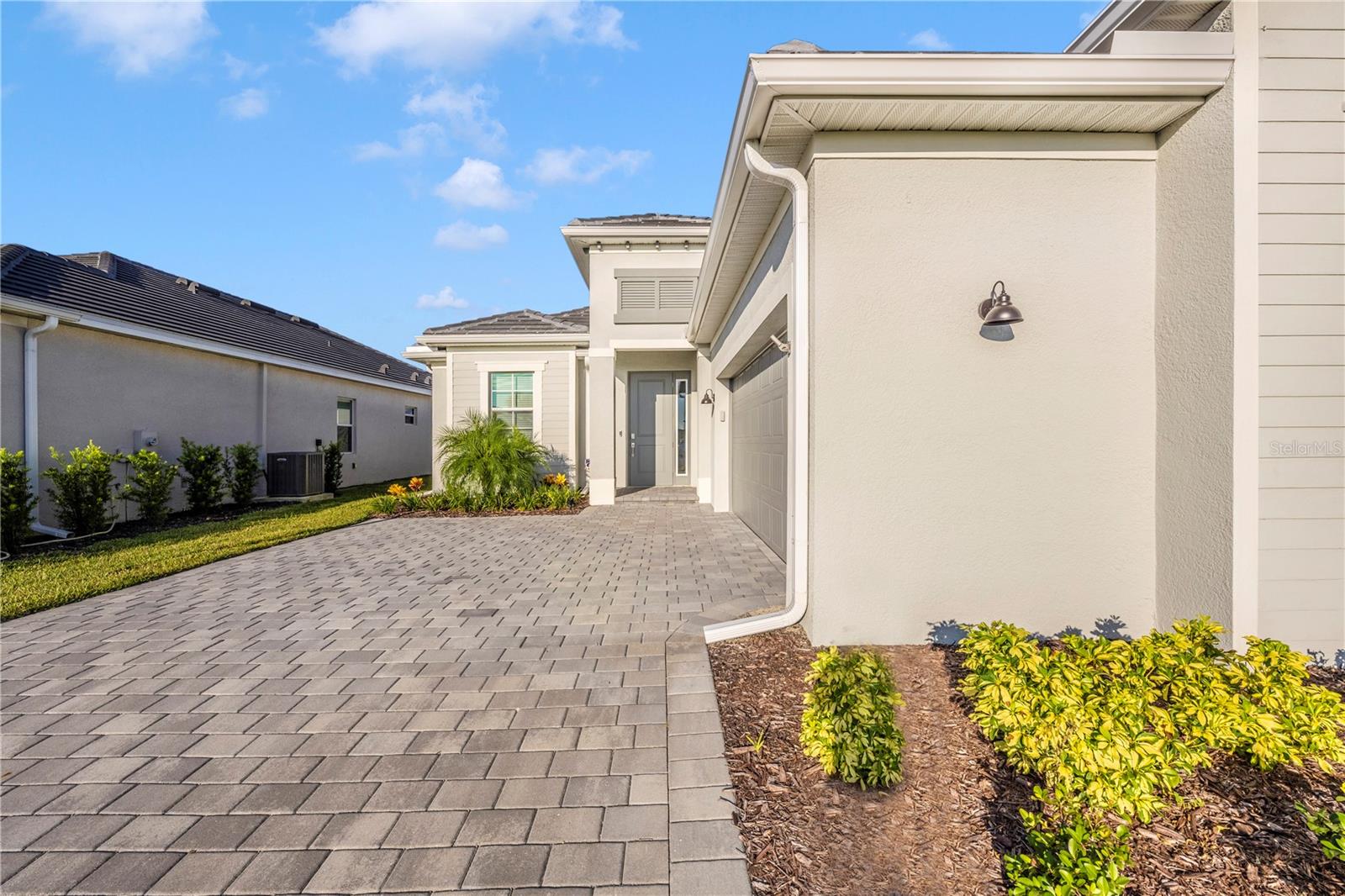 WELLEN PARK GOLF & COUNTRY CLUB - Residential Lease