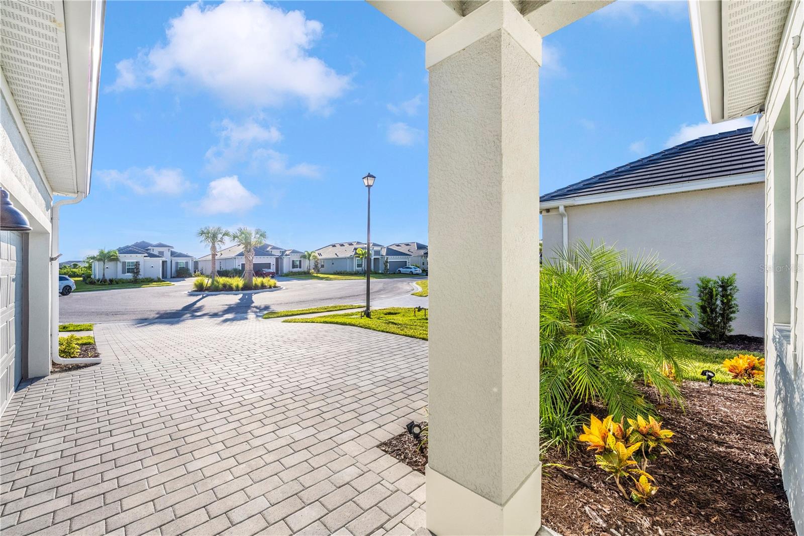 WELLEN PARK GOLF & COUNTRY CLUB - Residential Lease