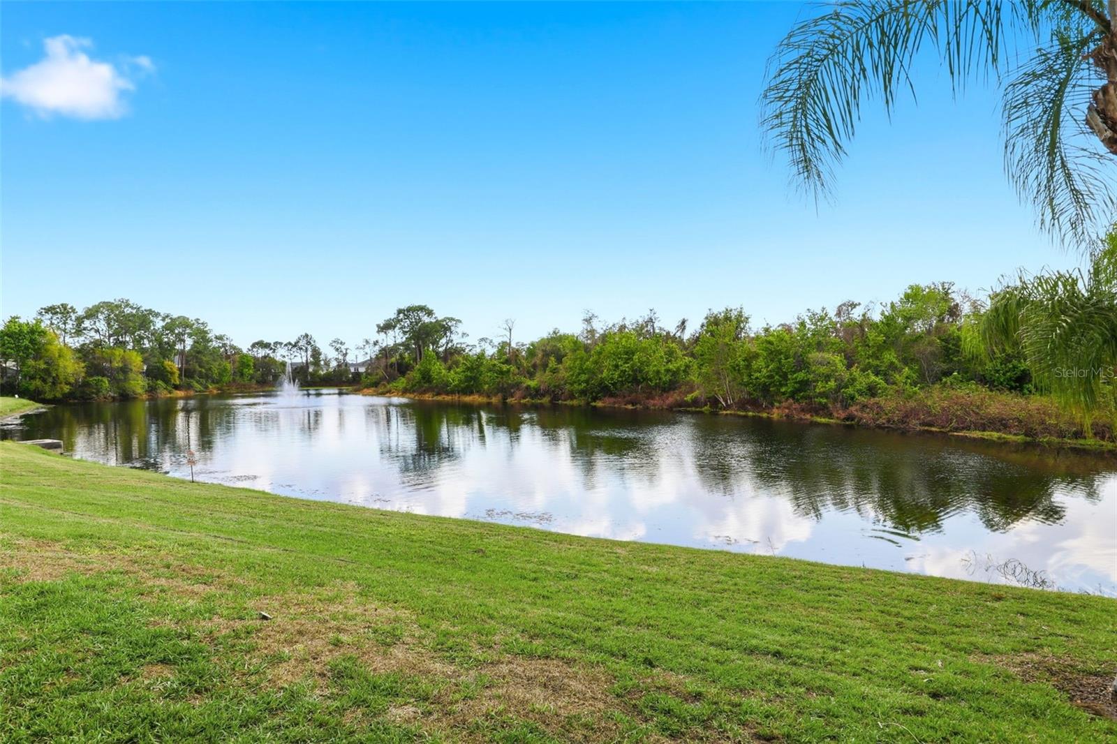 LAKEVIEW CONDO 05 - Residential